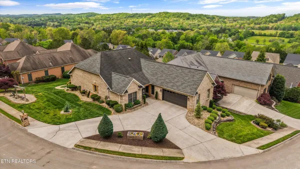 $885,000 | 130 Timber Circle, Lenoir City, TN 37772
