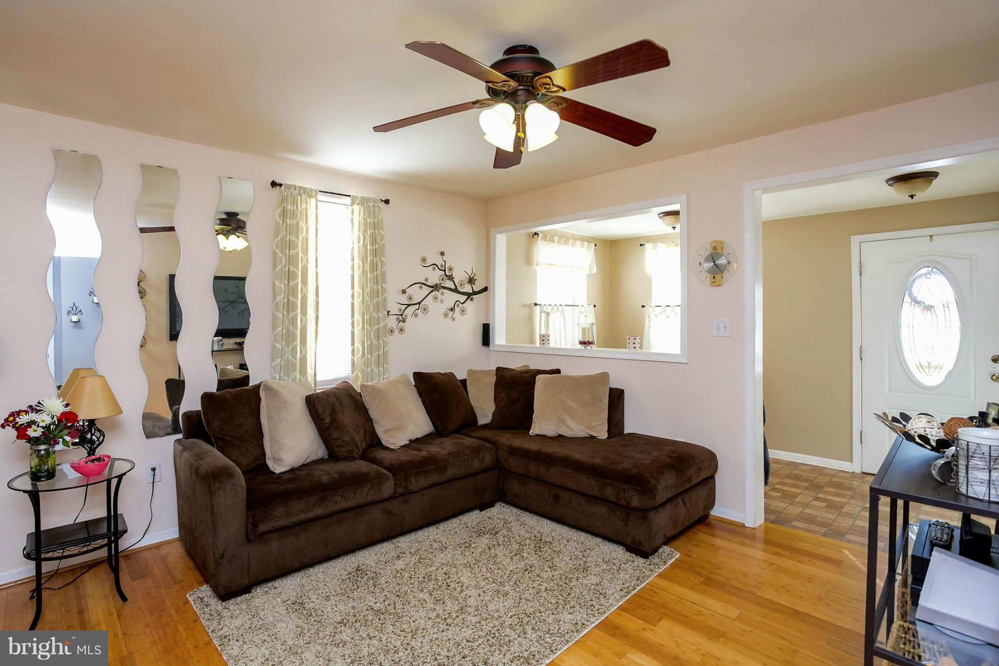 320 Stillwater Road Baltimore, MD 21221 - Photo 5 of 30 Living Room