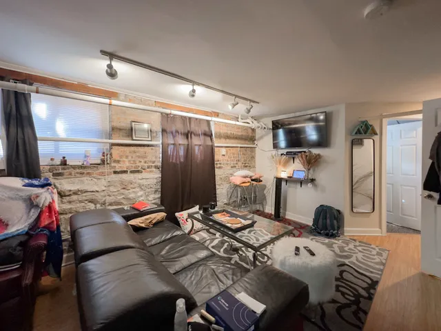 $1,950 | 3701 North Racine Avenue, Unit GE, Chicago, IL 60613