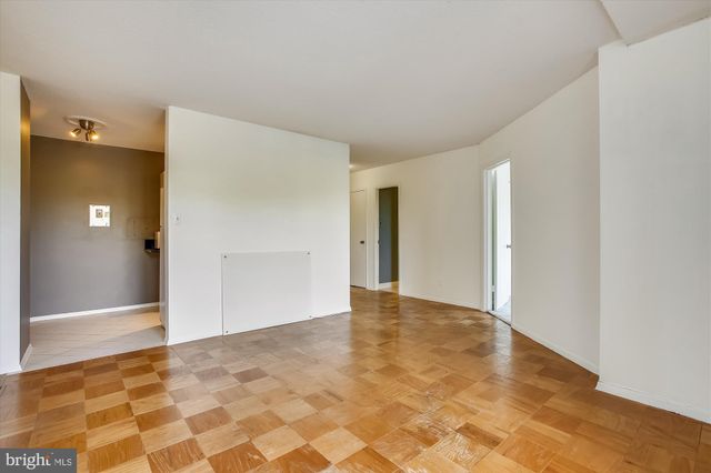 $235,000 | 501 Slaters Lane, Unit 113, Alexandria, VA 22314