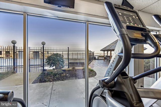 $235,000 | 501 Slaters Lane, Unit 113, Alexandria, VA 22314