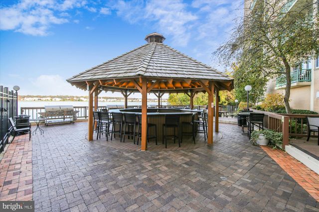 $235,000 | 501 Slaters Lane, Unit 113, Alexandria, VA 22314