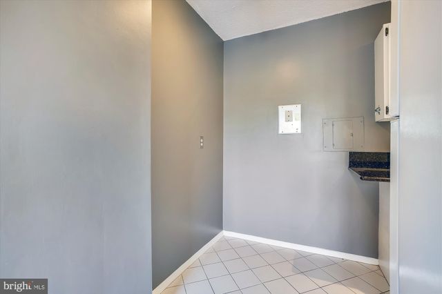 $235,000 | 501 Slaters Lane, Unit 113, Alexandria, VA 22314