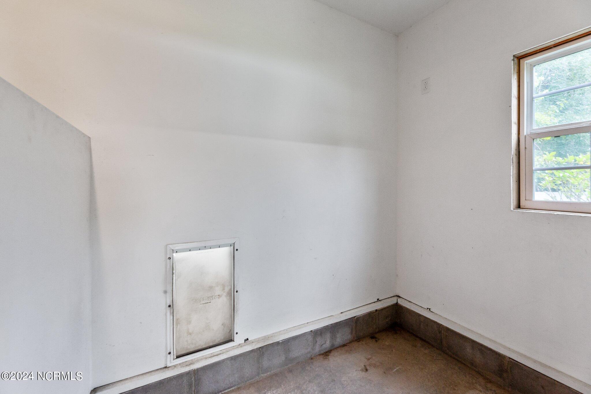 413 Bay Drive Washington, NC 27889 - Photo 34 of 45 Climate controlled kennels