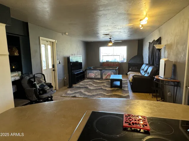 $575,000 | 42213 North 3rd Street, Phoenix, AZ 85086