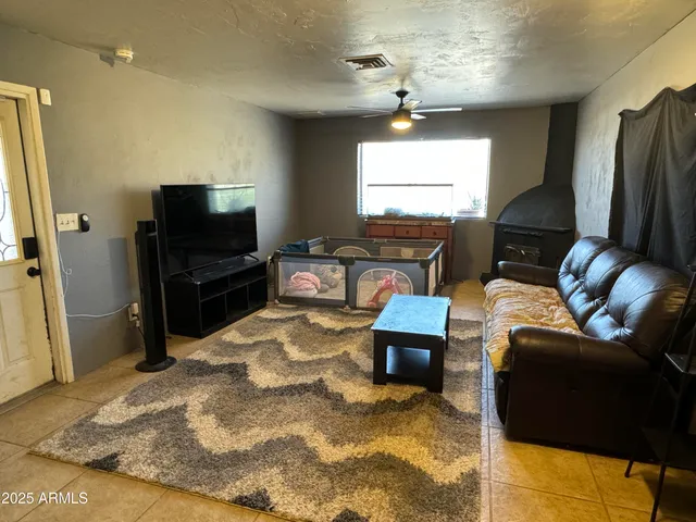 $575,000 | 42213 North 3rd Street, Phoenix, AZ 85086