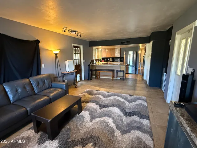 $575,000 | 42213 North 3rd Street, Phoenix, AZ 85086