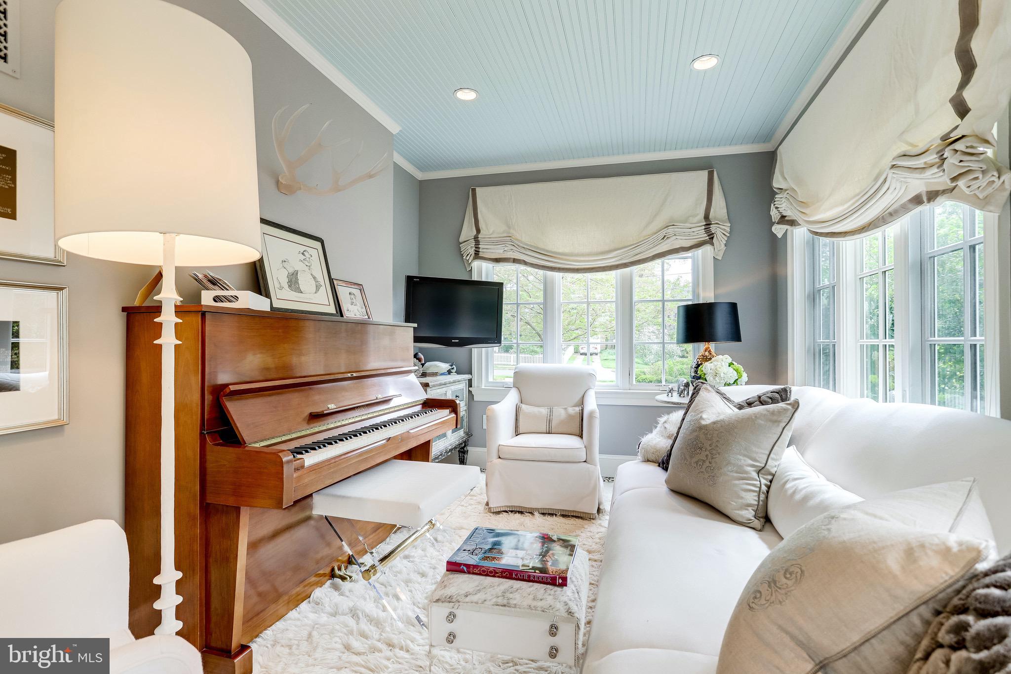 323 Mansion Drive Alexandria, VA 22302 - Photo 13 of 47