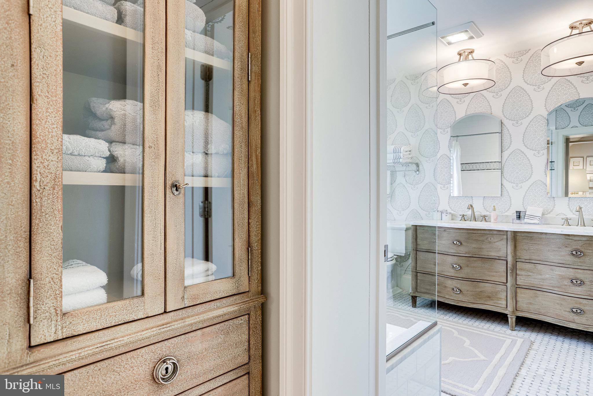 323 Mansion Drive Alexandria, VA 22302 - Photo 16 of 47