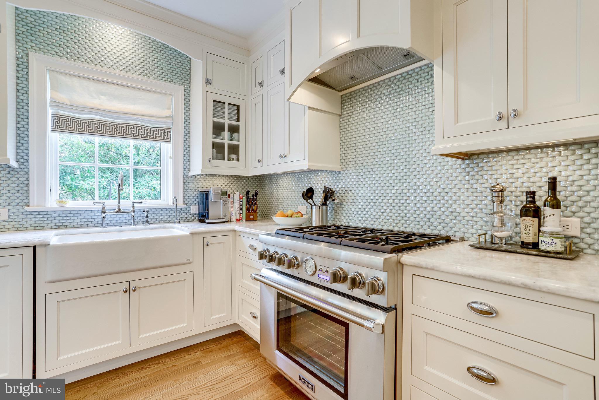 323 Mansion Drive Alexandria, VA 22302 - Photo 9 of 47