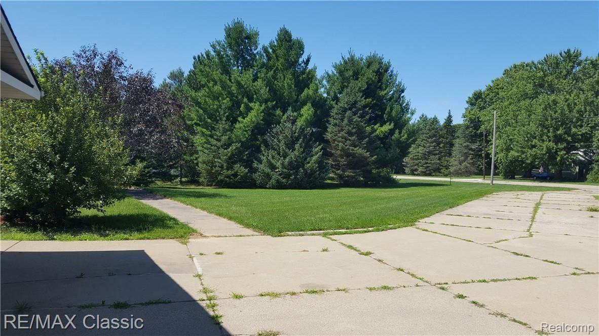 8154 East Richfield Road Davison, MI 48423 - Photo 20 of 28 20180822_134211.jpg