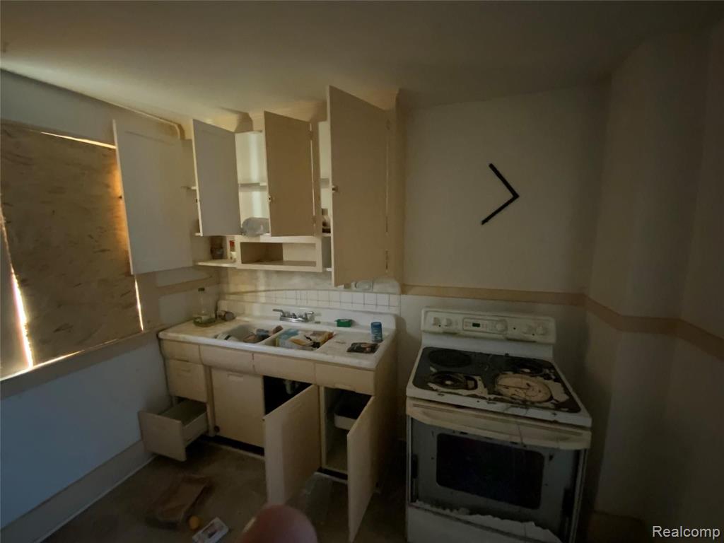 4400 Devonshire Road Detroit, MI 48224 - Photo 24 of 38
