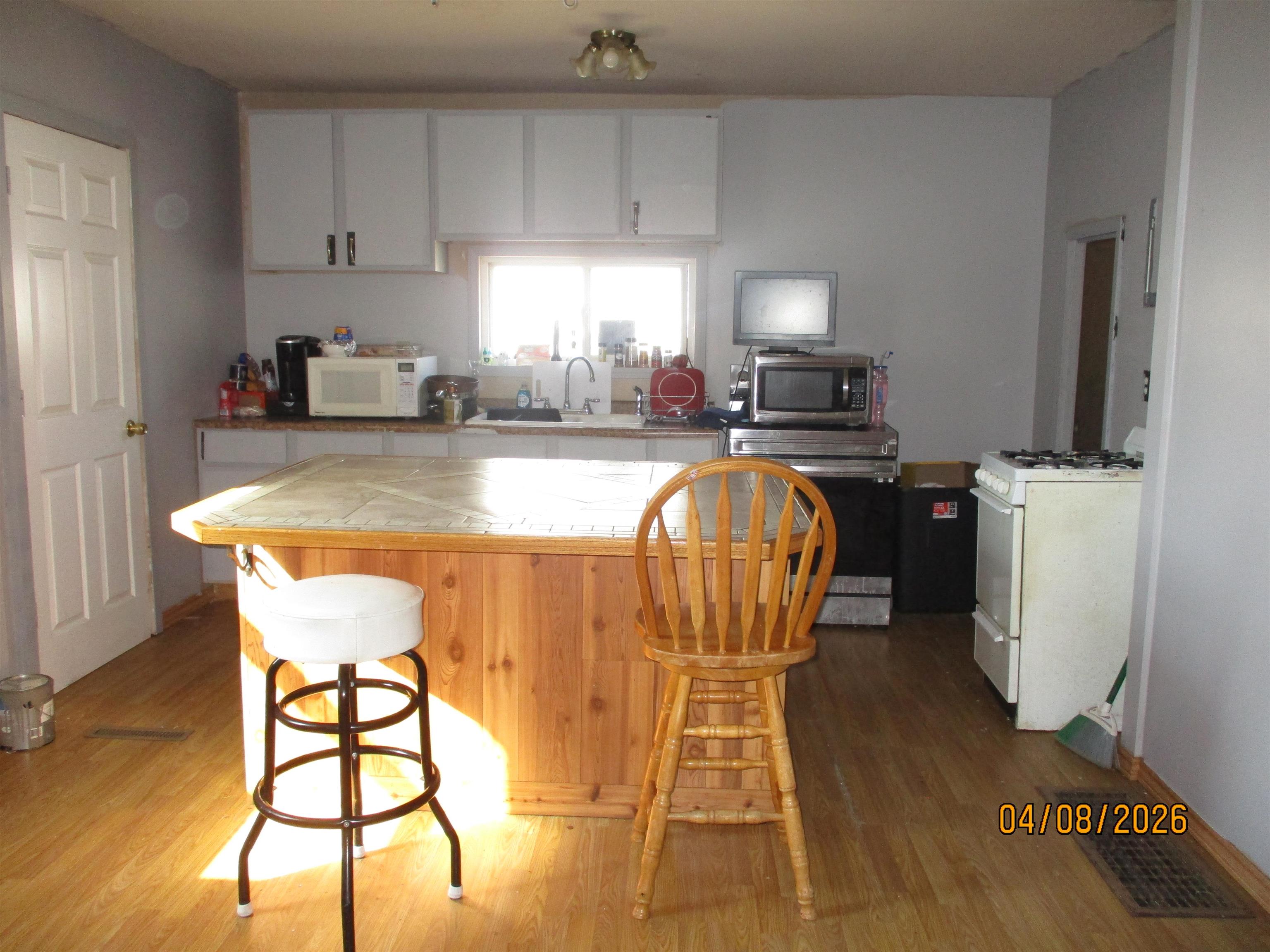 316 Howard Street Bay City, MI 48708 - Photo 4 of 25