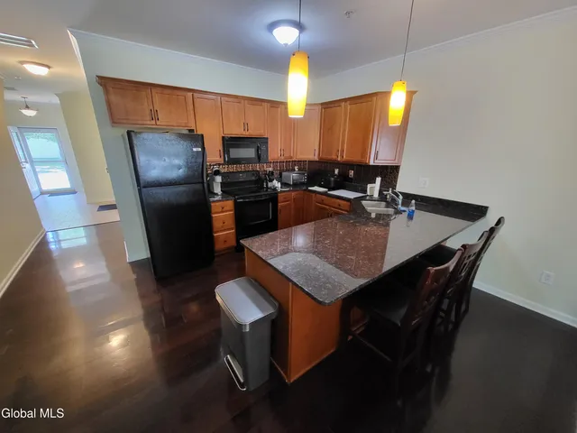 $273,500 | 303 Avalon Place, Unit 303, Cohoes, NY 12047