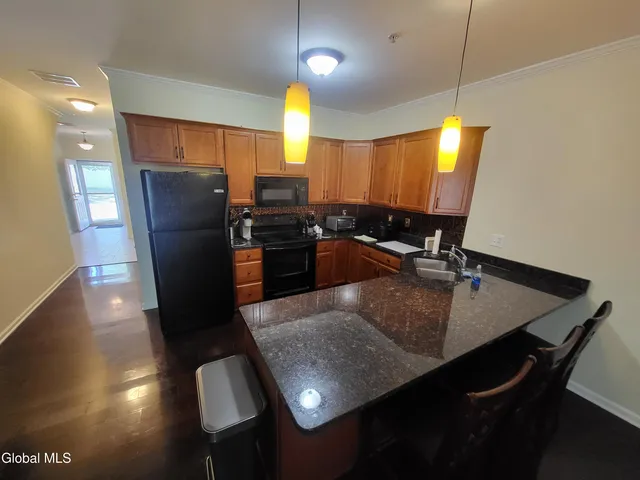 $273,500 | 303 Avalon Place, Unit 303, Cohoes, NY 12047