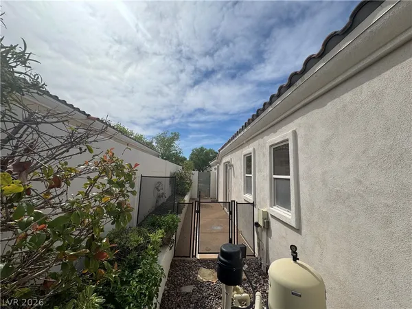 $3,400 | 1104 VÃa Appianna, Henderson, NV 89052