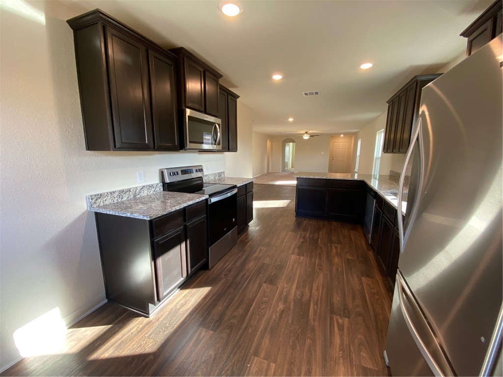 401 Hyacinth Way Jarrell, TX 76537 - Photo 13 of 24