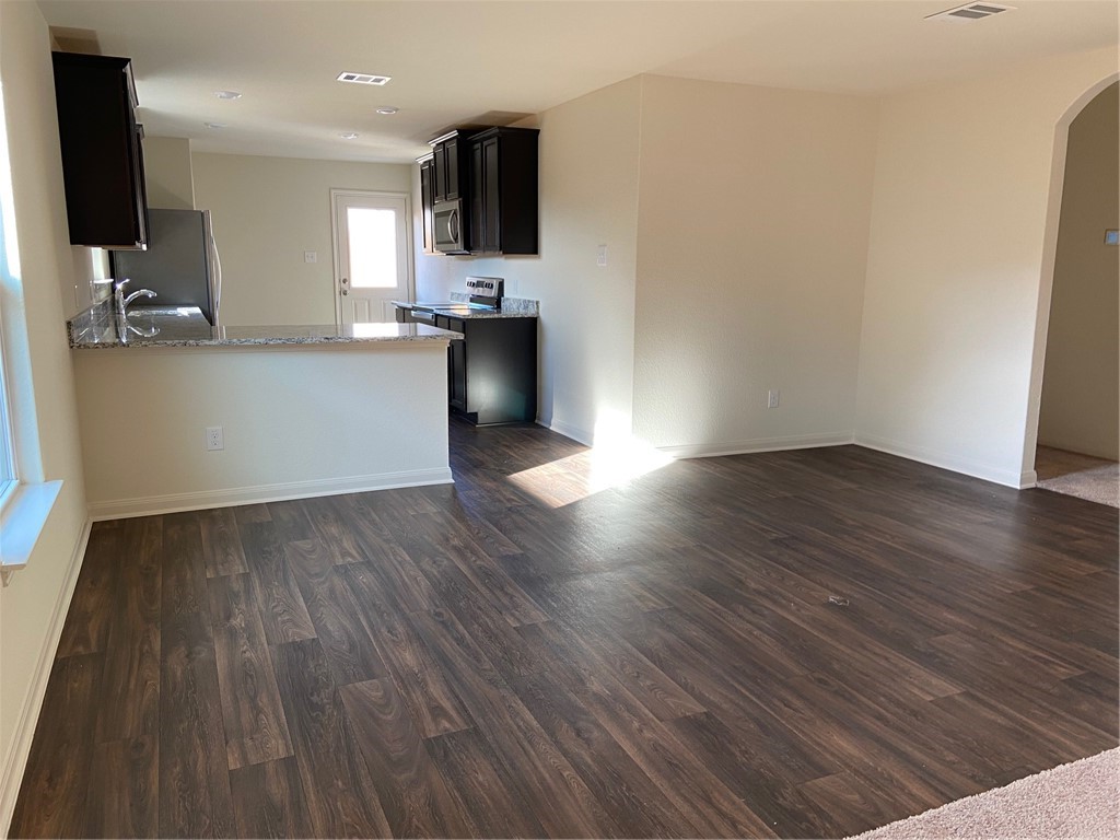 401 Hyacinth Way Jarrell, TX 76537 - Photo 6 of 24