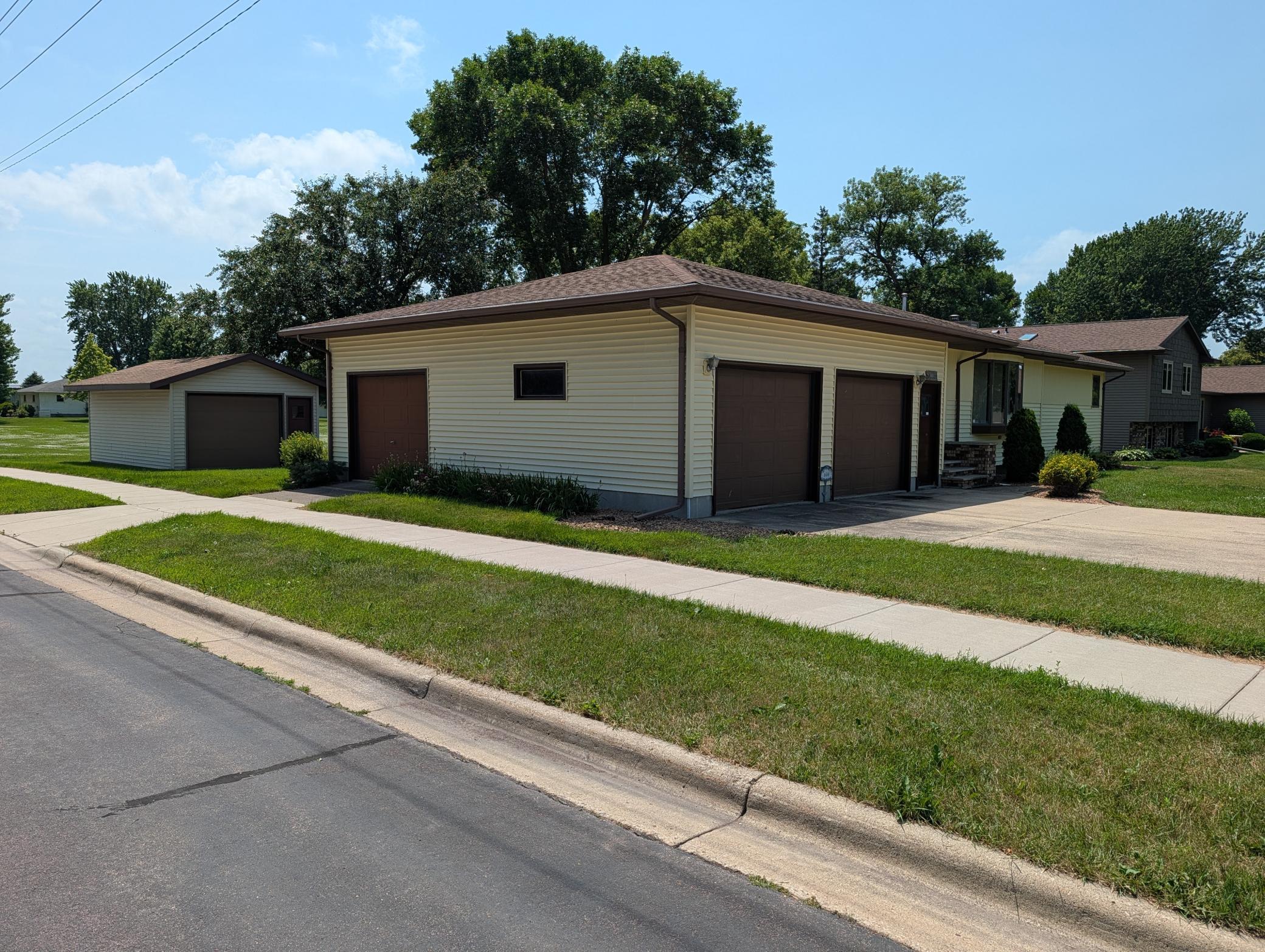 600 8th Street Southwest Wells, MN 56097 - Photo 4 of 34
