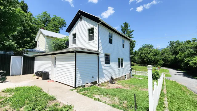 $199,999 | 801 Concord Street, Selma, VA 24474