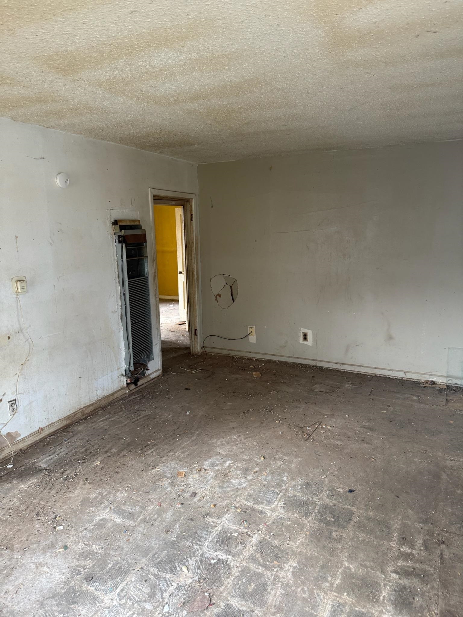 427 West Brooks Road Memphis, TN 38109 - Photo 3 of 9