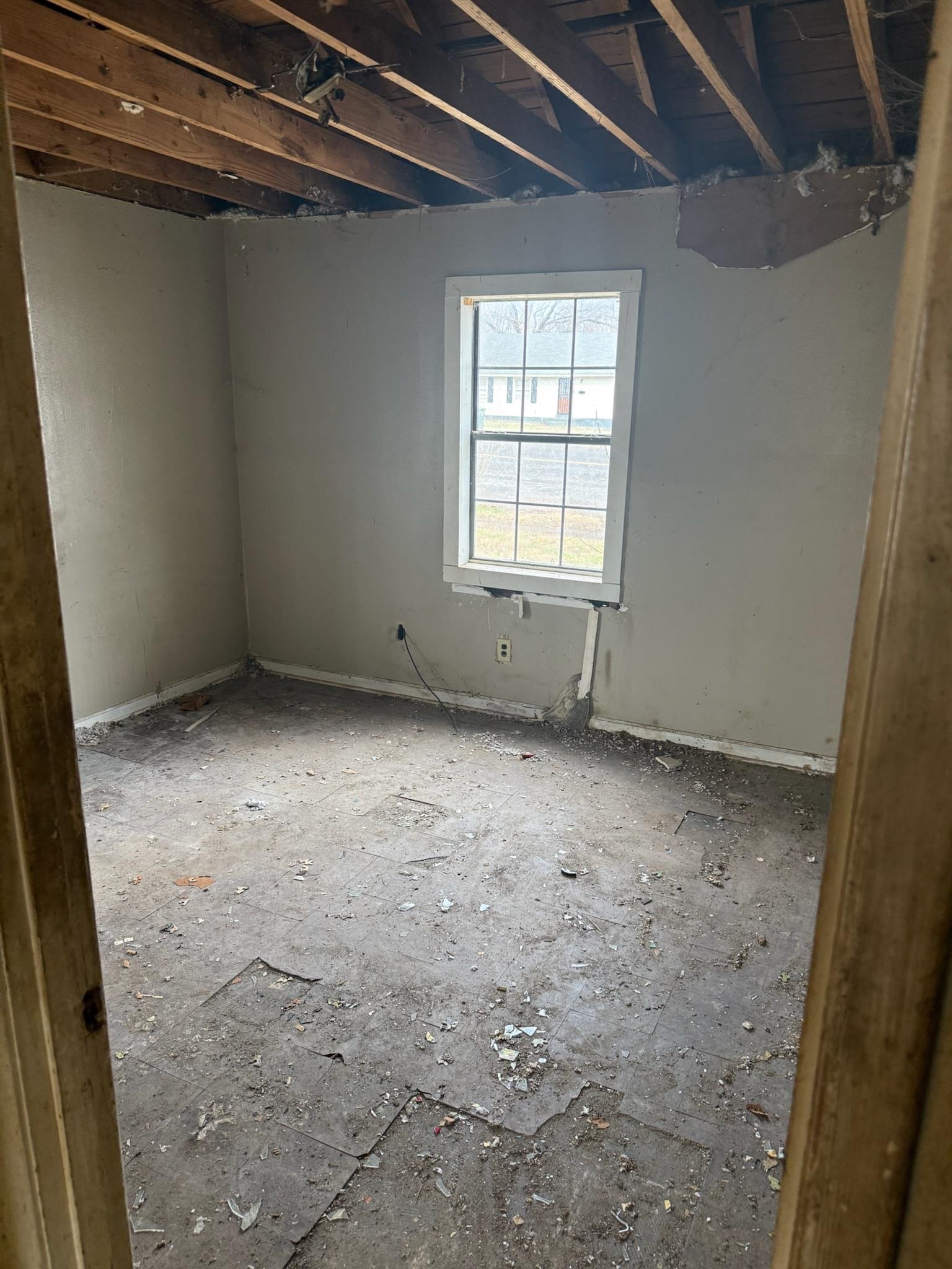 427 West Brooks Road Memphis, TN 38109 - Photo 9 of 9 a view of empty room