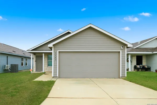 $2,000 | 3903 Kurz Plaza South, San Antonio, TX 78211