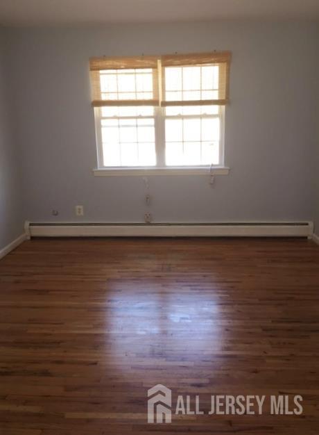 19A Gramercy Gardens Place Middlesex, NJ 08846 - Photo 6 of 8 a view of empty room with window