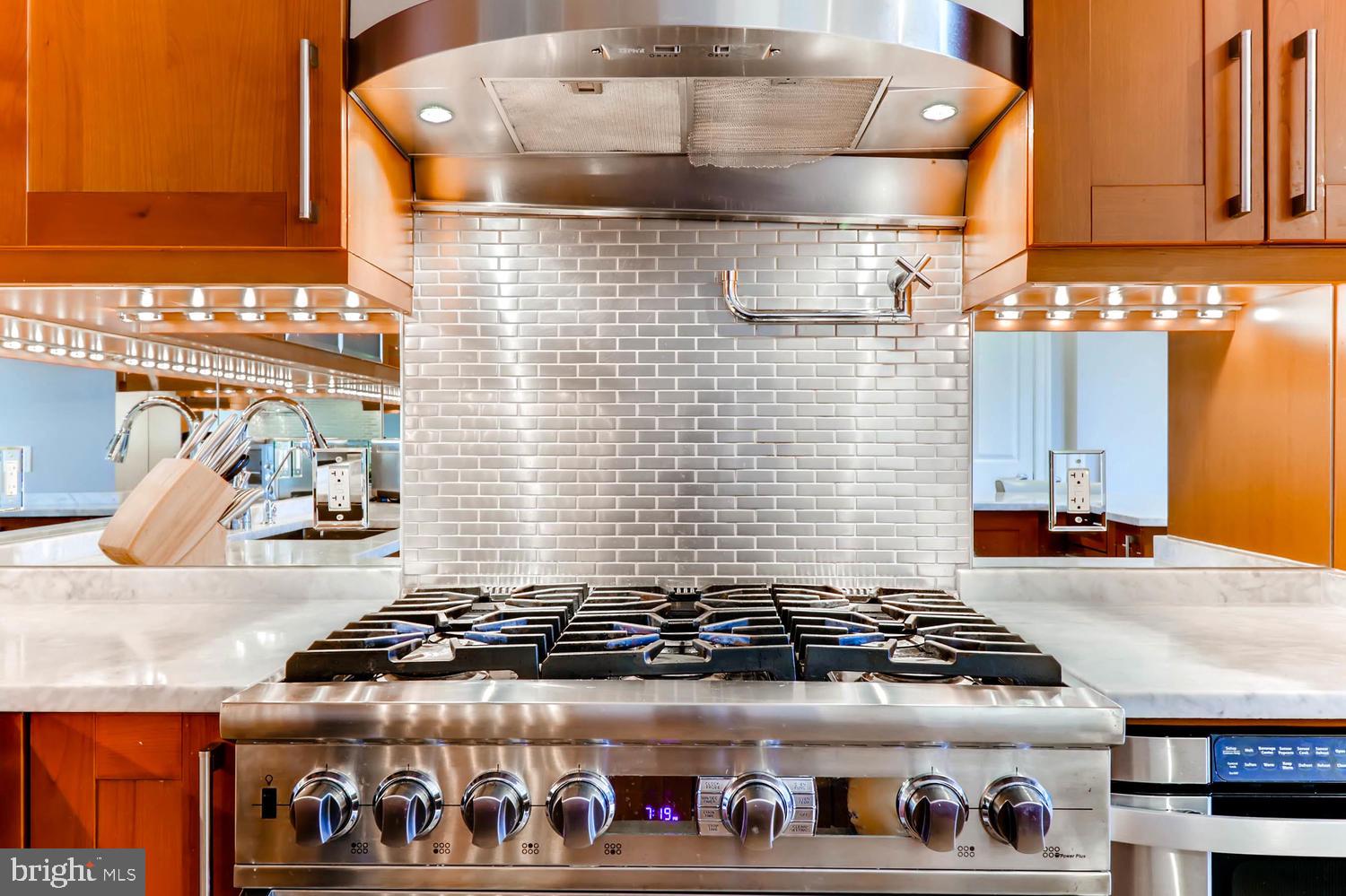 801 Key Highway, Unit P50 Baltimore, MD 21230 - Photo 9 of 33 Gallery Image 9