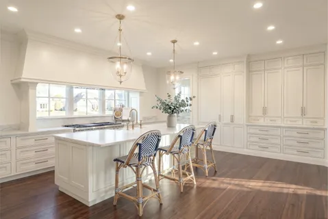 $2,599,000 | 1900 East Lake Avenue, Glenview, IL 60025