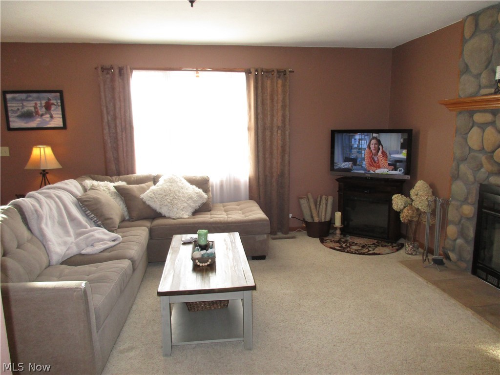 1034 Tornes Road Lowell, OH 45744 - Photo 4 of 22 Living Room