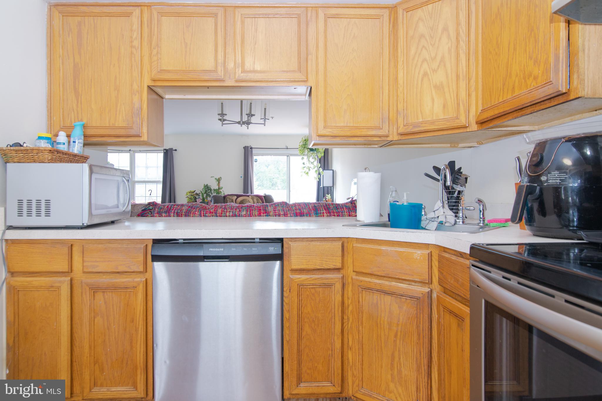602 Buttonwoods Road Elkton, MD 21921 - Photo 3 of 14 Pass through to living room