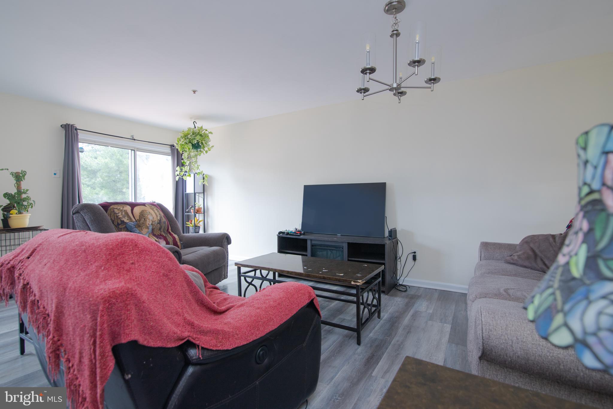 602 Buttonwoods Road Elkton, MD 21921 - Photo 6 of 14 Livingroom