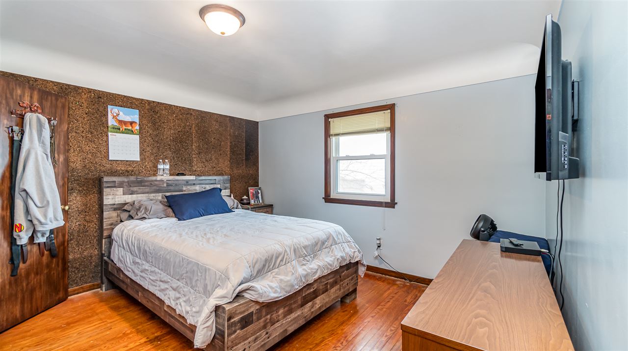 2412 South Huron Road Kawkawlin, MI 48631 - Photo 10 of 23