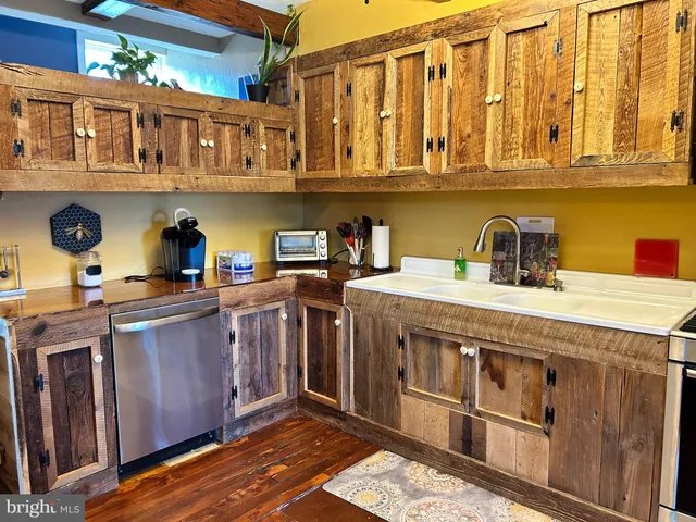 $220,000 | 111 Mountain Avenue, Woodward, PA 16882