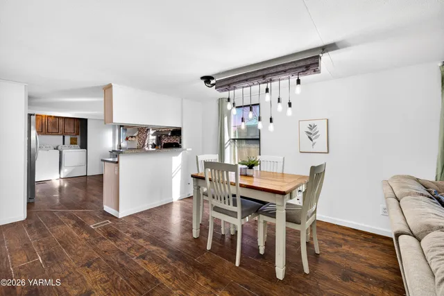 $300,000 | 487 Hanson Loop, Burbank, WA 99323