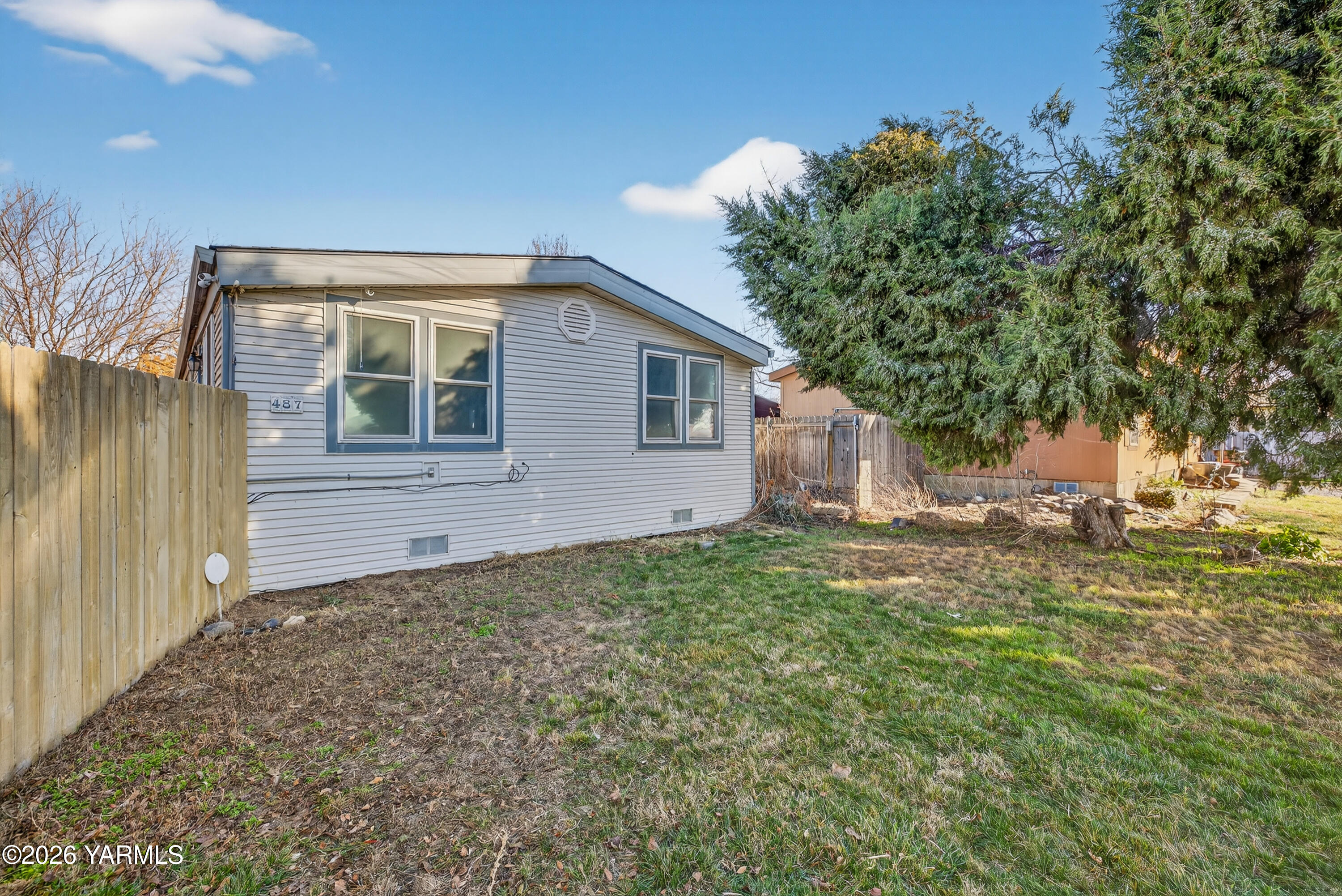 487 Hanson Loop Burbank, WA 99323 - Photo 2 of 34 2