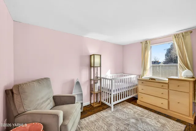 $300,000 | 487 Hanson Loop, Burbank, WA 99323