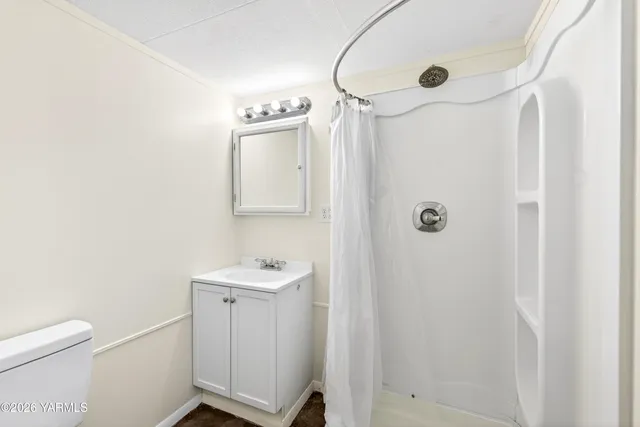 $300,000 | 487 Hanson Loop, Burbank, WA 99323