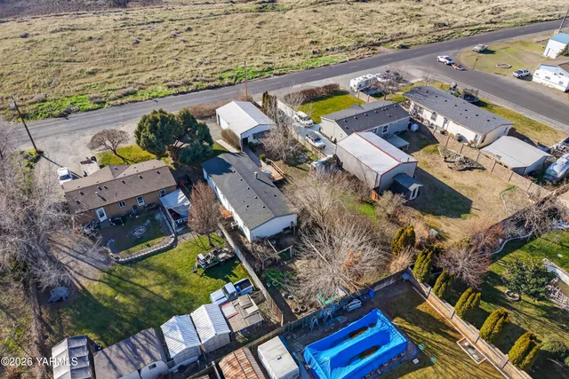 $300,000 | 487 Hanson Loop, Burbank, WA 99323