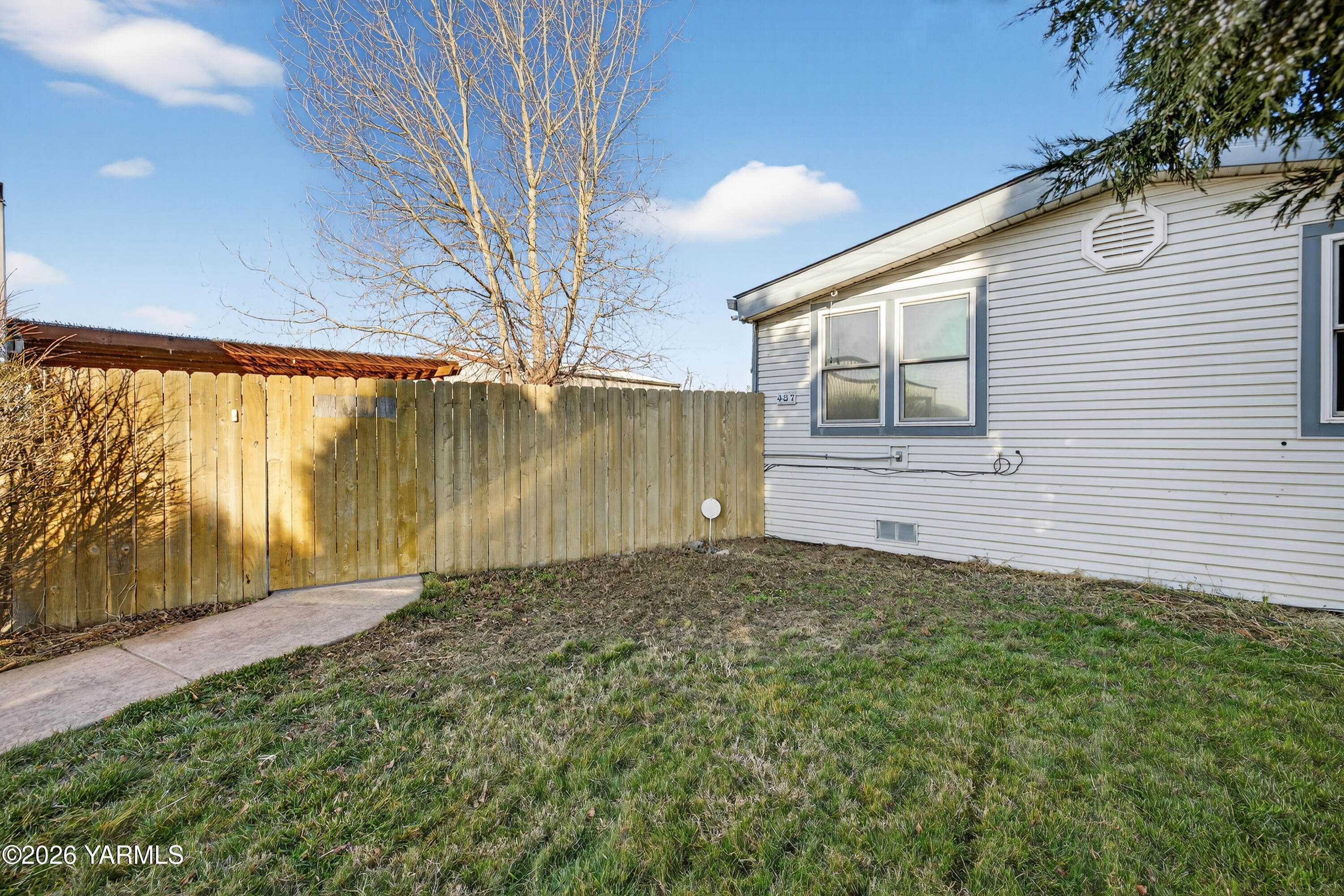 487 Hanson Loop Burbank, WA 99323 - Photo 3 of 34 3