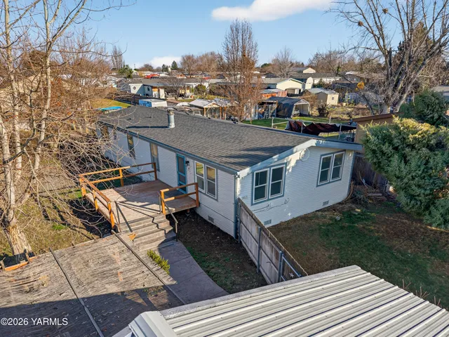 $300,000 | 487 Hanson Loop, Burbank, WA 99323