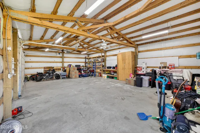 $300,000 | 487 Hanson Loop, Burbank, WA 99323