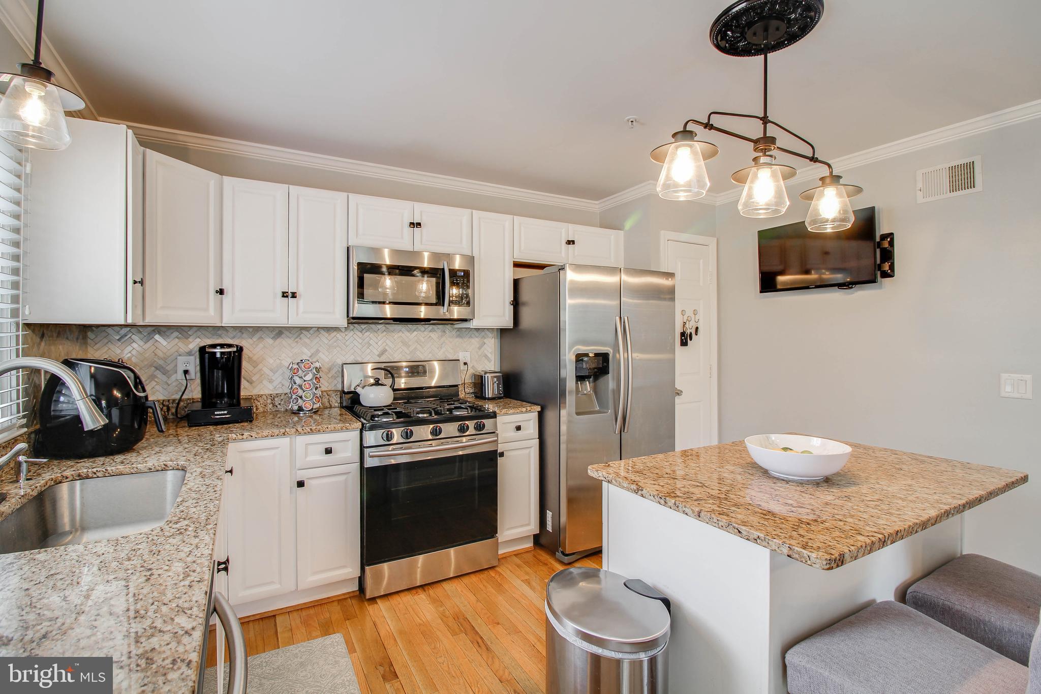 421 Maple Forest Road Catonsville, MD 21228 - Photo 12 of 56 Granite counter tops