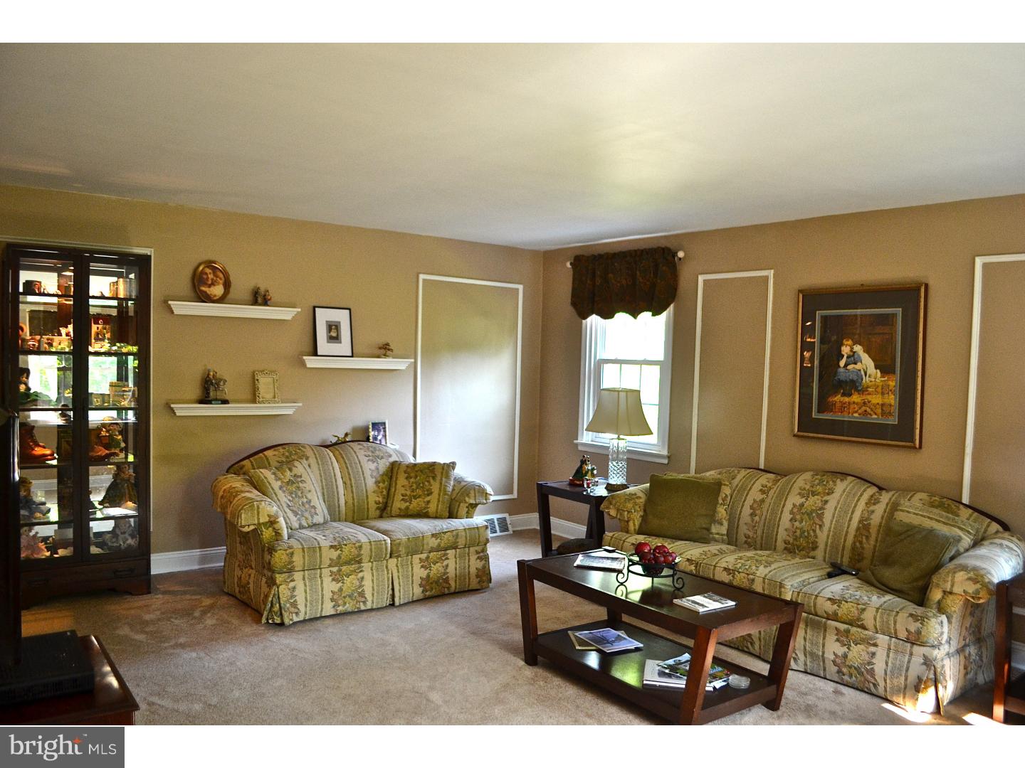 7812 Haines Road Cheltenham, PA 19012 - Photo 3 of 25 Living Room