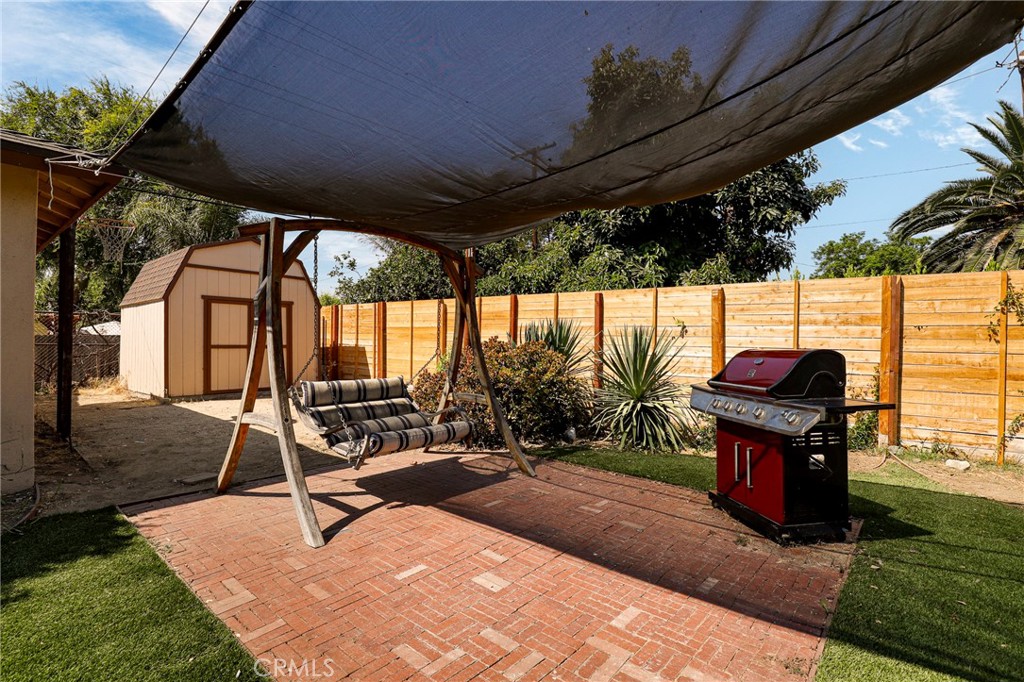 576 East Columbia Avenue Pomona, CA 91767 - Photo 24 of 27 a park view with a sitting space