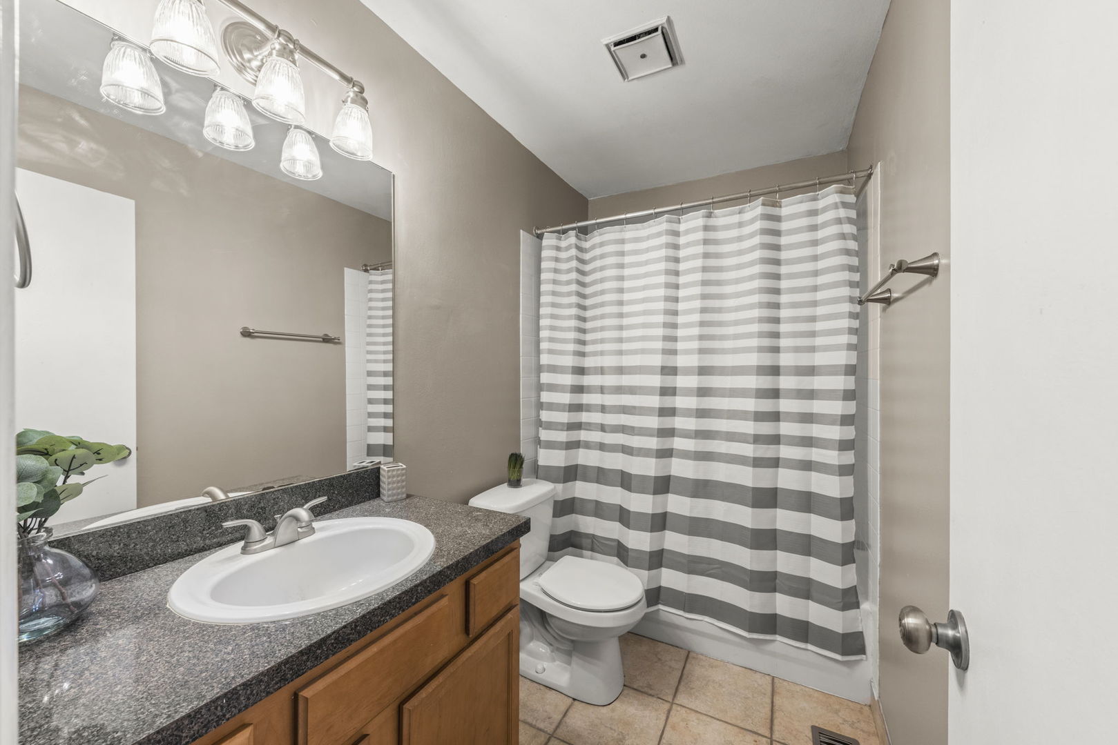 6006 Forest View Road, Unit 1B Lisle, IL 60532 - Photo 8 of 12