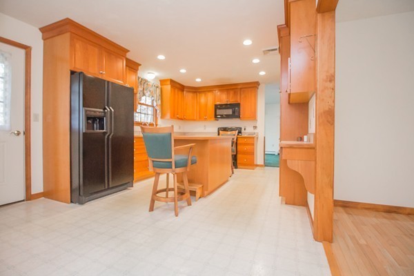 1 Thornton Street Mendon, MA 01756 - Photo 3 of 22 Gallery Image 3