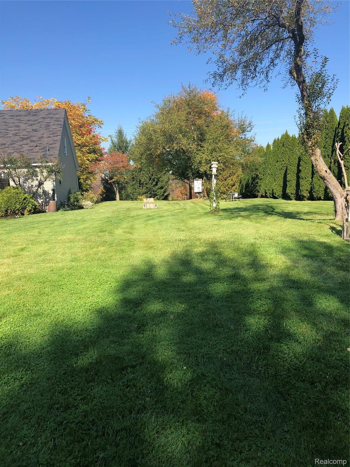 1513 West Thompson Road Fenton, MI 48430 - Photo 17 of 47 1 xx.jpg