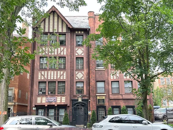 $1,977 | 5516 North Kenmore Avenue, Unit 401, Chicago, IL 60640